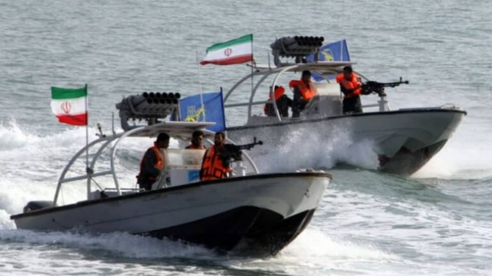 ایران: عبور تسلیحات دشمن از تنگه هرمز متوقف می‌شود