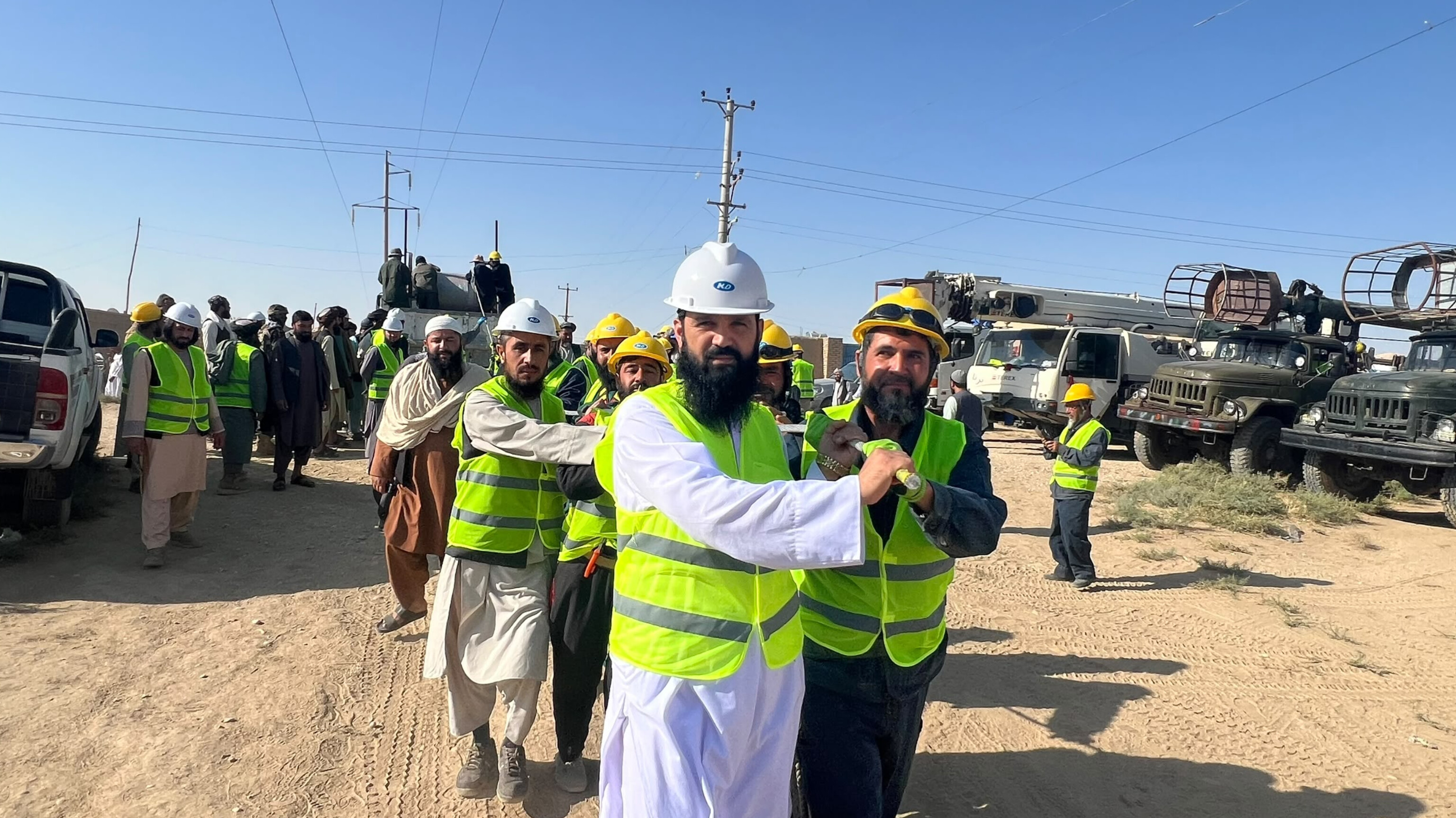 آغاز کار تبدیلی لین ۱۱۰ کیلوولت برق شهر میمنه