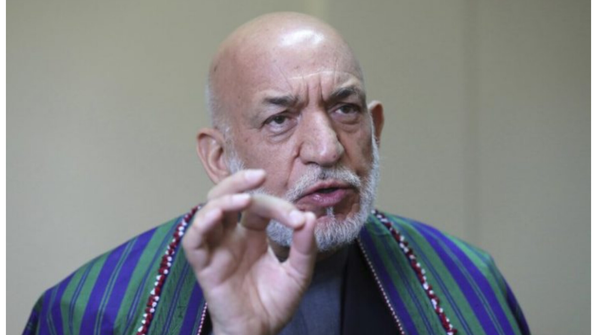 کرزی بر بازگشایی مکاتب و دانشگاه‌ها به روی دختران تأکید کرد
